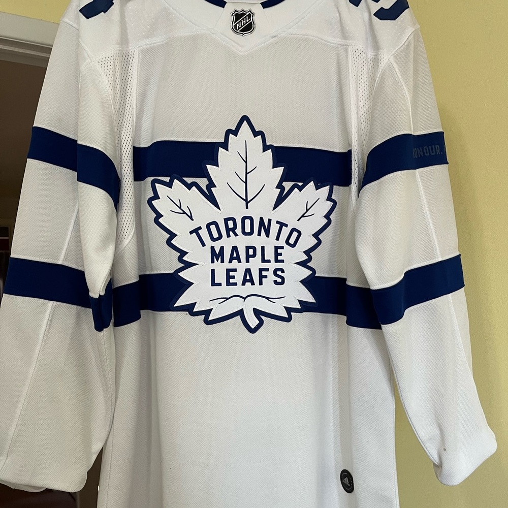 Toronto Maple Leafs White and Blue Jersey MATTHEWS AUTHENTIC JERSEY